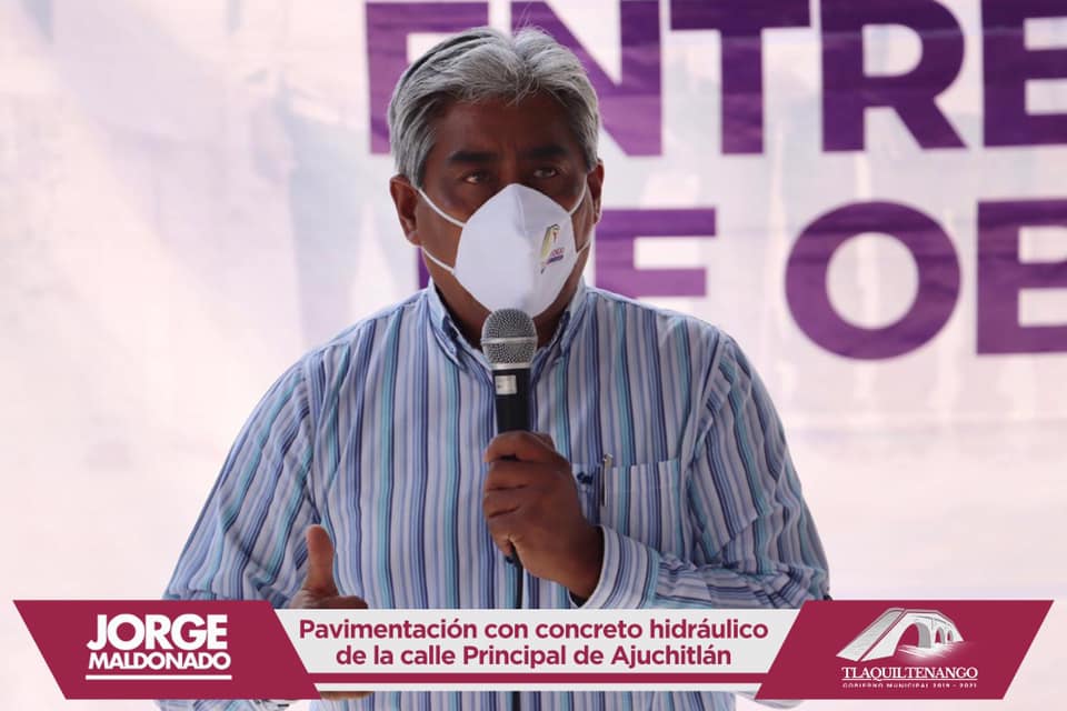 El Profe Jorge Maldonado entrega obra en la comunidad de Ajuchitlan